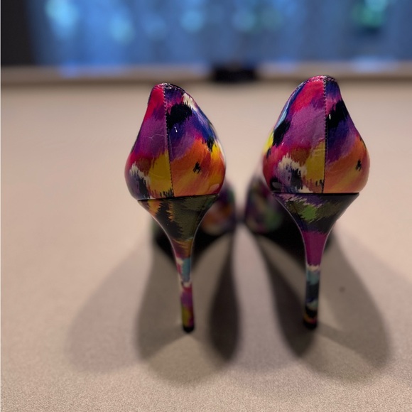 Stuart Weitzman Heist Bright Candy Aniline Patent Leather Pumps - Picture 4 of 7